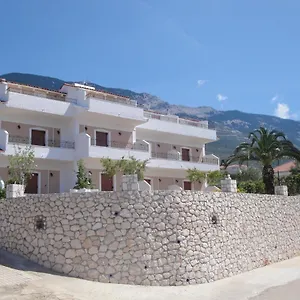 Aparthotel Ocean Front 77